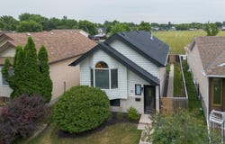 87 Zawaly Bay, Winnipeg, MB R2C 5C2, Canada, Winnipeg, Manitoba