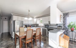 32 1re Avenue E., Palmarolle, Quebec J0Z3C0