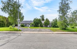 1458 Rue Bellevue, Greenfield Park, Quebec J4V1K3