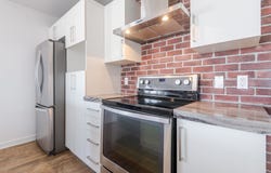 745 Rue Filion 403, Saint-Jérôme, Quebec J7Z 0G7