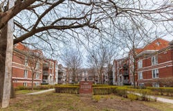 42 Av. Ste-Hélène, Saint-Lambert, Quebec J4R1S2