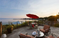 1611 Hollywood Cres, Victoria, British Columbia V8S1H8