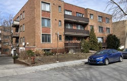 5854 Place Decelles, Montréal, Québec H3S 1X5, CA, Montréal, Quebec H3S 1X5