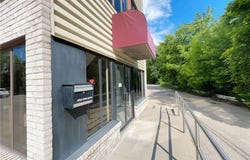 585 Queen Street S, Kitchener, Ontario N2G 4S4