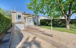 511 Rue Jacques, Fabreville, QC H7P4Y4, CA, Fabreville, Quebec H7P4Y4