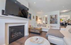 23 Hollyhock Court, Toronto, Ontario M3B 0B4