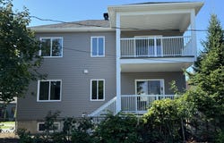186A-186B Rue Champagnat, Henryville, Quebec J0J1E0
