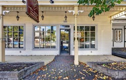 825 829 Rue de St-Jovite, Mont-Tremblant, Quebec J8E 3J8