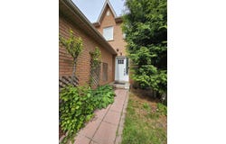 21 Mcbrien Court, Whitby, Ontario L1R2C8