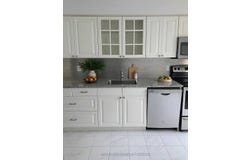 104 Farm Greenway, Toronto, Ontario M3A3M2