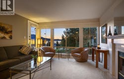 6880 Wallace Drive, Central Saanich, British Columbia V8M1N8