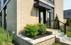 701 Rue Isola-Comtois, Sainte-Julie, Quebec J3E 0H8