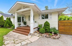 1129 Lindy Lane, Innisfil, Ontario L0L1R0