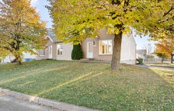 6211 Rue du Cabernet-Sauvignon, La Haute-Saint-Charles, Quebec G3E1Z2