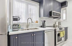 887 Cosburn Avenue, Toronto, Ontario M4C2W5