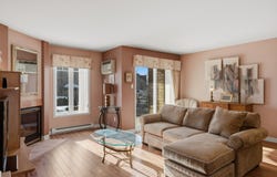 3232 Rue des Châteaux 201, Laval (Chomedey), Quebec H7V 4B2
