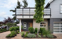 9889 Seventh St 7, Sidney, British Columbia V8L 2V8