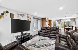 129 Rue Stephen-Hawking, Châteauguay, Quebec J6K0K2