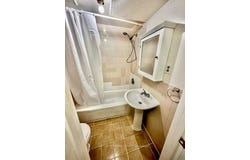 Lower - 23 Paton Road, Toronto, Ontario M6H1R7