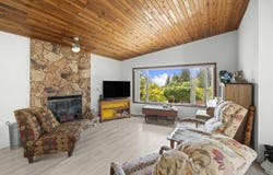 3454 ST. GEORGES AVENUE, North Vancouver, British Columbia V7N 1V8