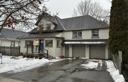 56 Thirty Third Street, Toronto, Ontario M8W3H3