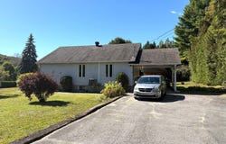 5 Rue de la Grotte, Saint-André-Avellin, Quebec J0V1W0