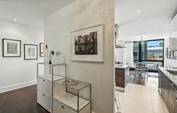 2 Rue Westmount-Square 302, Westmount, Quebec H3Z 2S5