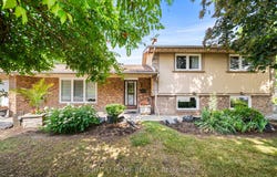 1045 Bloor Street, Mississauga, Ontario L4Y2N3
