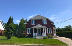 27 Rue du Parc, Clermont, Quebec G4A1J7