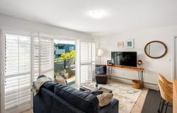 2416 W 3rd Avenue 307, Vancouver, British Columbia V6K 1L8