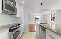 10 Rue St-Jacques, Ville-Marie, QC H2Y1L3, CA, Ville-Marie, Quebec H2Y1L3