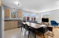 2293 Rue Centre, Montréal, Québec H3K 1J6, CA, Montréal, Quebec H3K 1J6