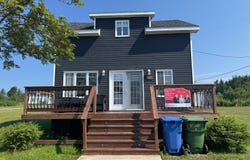 607 Rue Jacques-Cartier, Rivière-au-Tonnerre, Quebec G0G2L0
