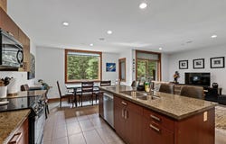 3270 Creekside Way 304, Sun Peaks, British Columbia V0E 5N0