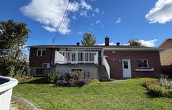 10 Tsse Groulx, Granby, Quebec J2G8T2