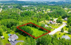 Rue des Iris, Mont-Laurier, QC J9L0E5, CA, Mont-Laurier, Quebec J9L0E5