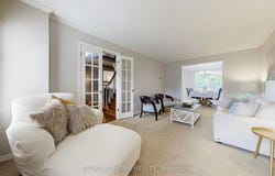 363 CROSSLAND Gate, Newmarket, Ontario L3X1B5