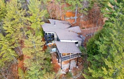 27 Ch. de la Culbute, Val-des-Monts, Quebec J8N 5K1
