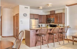 240 Rue du Mont-Plaisant 7, Mont-Tremblant, Quebec J8E 1L2