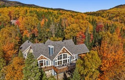 10 12 Ch. du Hameau, Petite-Rivière-Saint-François, Quebec G0A 2L0