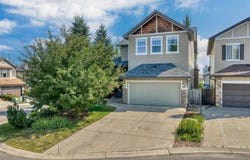 204 Eversyde Mews SW, Calgary, Alberta T2Y 5A4