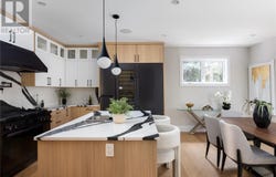 650 Monterey Avenue, Oak Bay, British Columbia V8S4T9