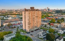 295 Boul. St-Joseph, Hull, QC J8Y3Y5, CA, Hull, Quebec J8Y3Y5
