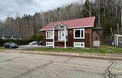 40 Rue des Vieux-Moulin, Clermont, QC G4A1A8, CA, Clermont, Quebec G4A1A8