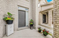 7 Lady Gwillim Avenue, East Gwillimbury, Ontario L9N0B3