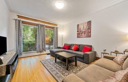 861 Av. Stuart, Montréal, Quebec H2V3H7