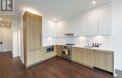 9570 Fifth Street, Sidney, British Columbia V8L2W5