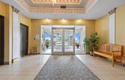 295 Boul. St-Joseph, Hull, QC J8Y3Y5, CA, Hull, Quebec J8Y3Y5