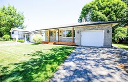 32 Royal Oak Drive, Welland, Ontario L3C5V9