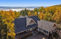 10 12 Ch. du Hameau, Petite-Rivière-Saint-François, Quebec G0A 2L0